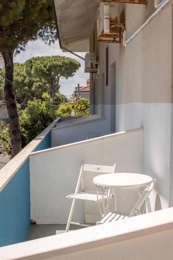 Hotel Villa Maris Римини Экстерьер фото